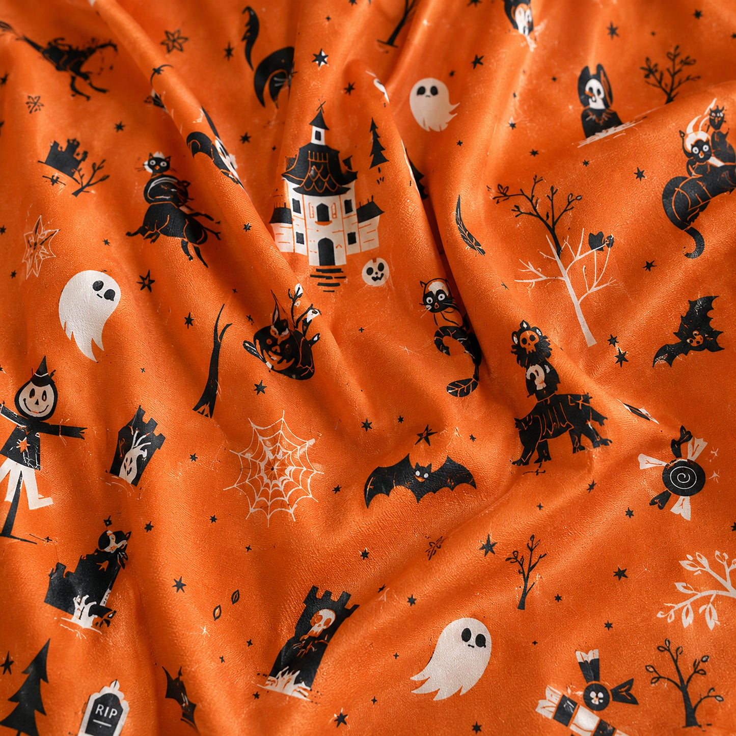 PJ-725-Moonlit Halloween Pajama Set with Magical Spooky Pattern for Relaxing Evenings
