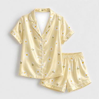 PJ-M262-Blooming Daisy Flower Print Satin Pajama Set, Luxurious Sleepwear with Botanical Design