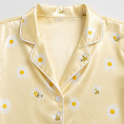 PJ-M262-Blooming Daisy Flower Print Satin Pajama Set, Luxurious Sleepwear with Botanical Design